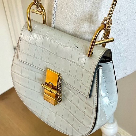 Chloe White Drew Leather Croc-Embossed Bag with Gold Accents - Picture 6 of 10
